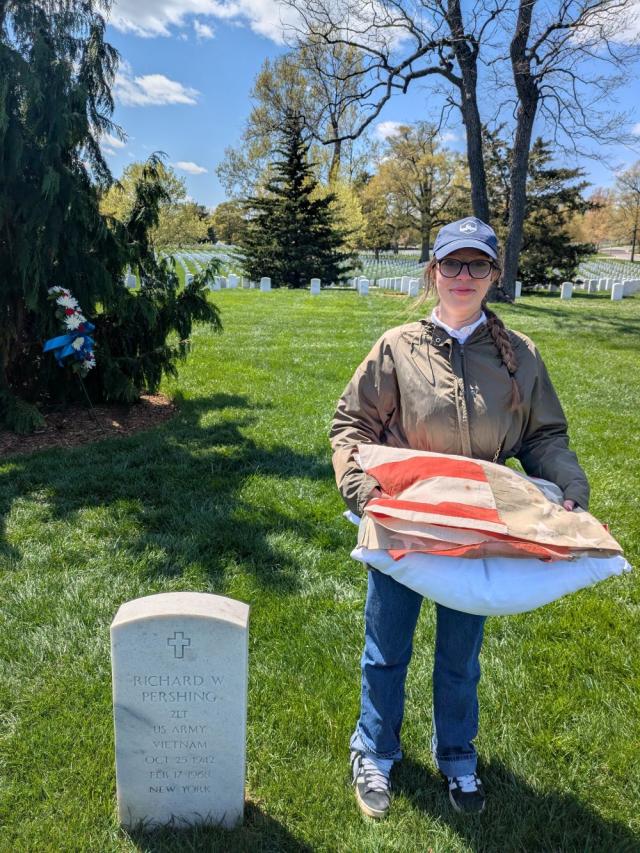 Drapeau et tombe de Pershing